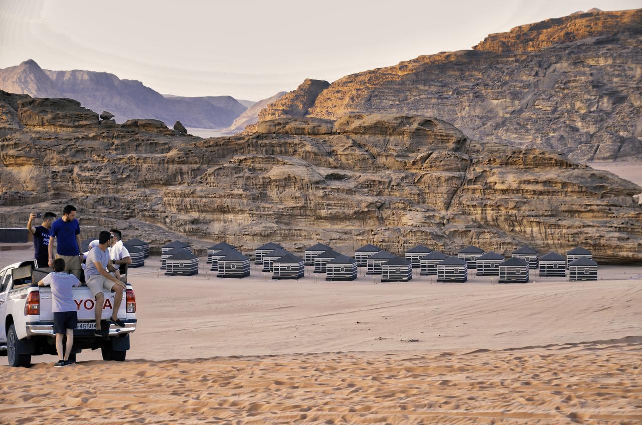 Space Village Luxury Camp วาดิรัม ภายนอก รูปภาพ