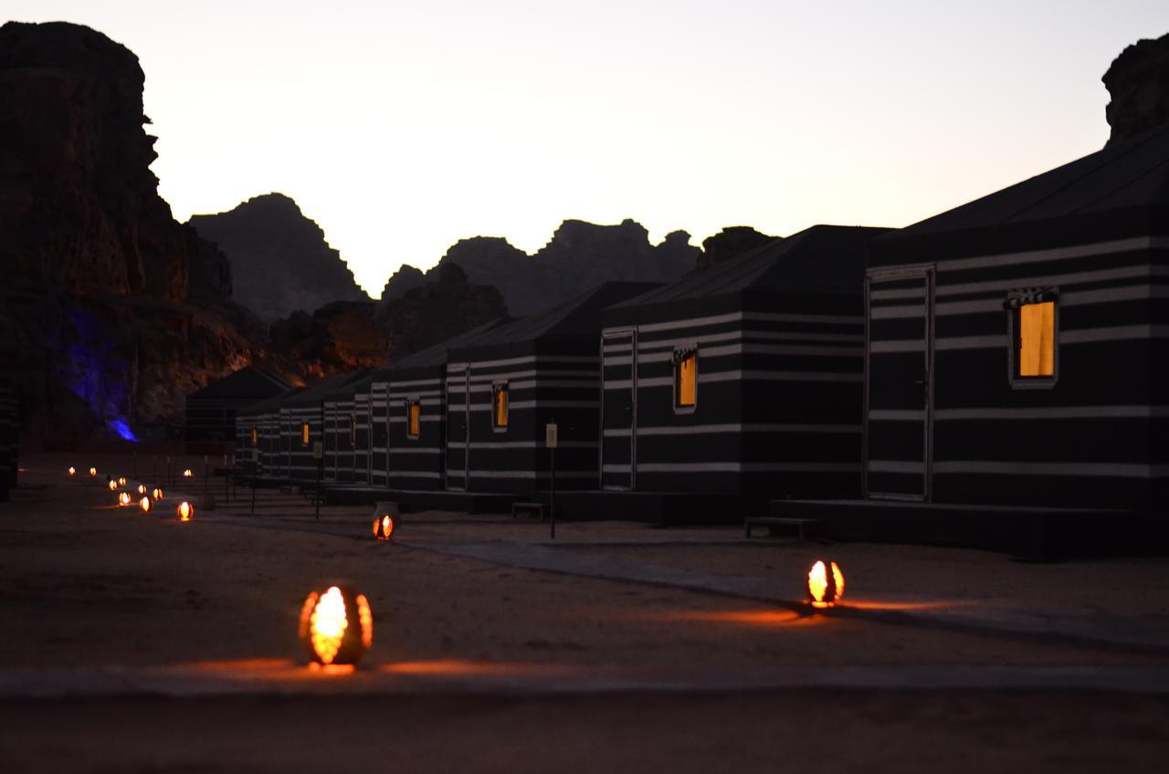 Space Village Luxury Camp วาดิรัม ภายนอก รูปภาพ