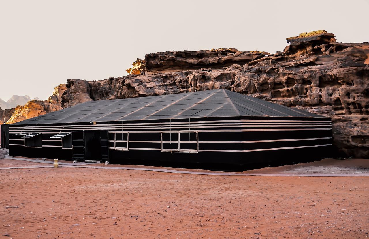 Space Village Luxury Camp วาดิรัม ภายนอก รูปภาพ