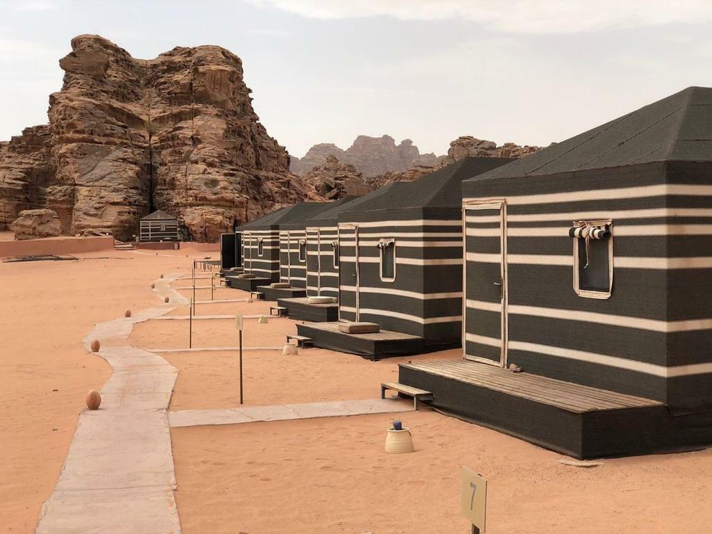Space Village Luxury Camp วาดิรัม ภายนอก รูปภาพ