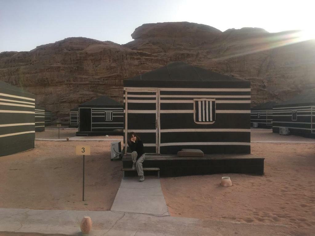 Space Village Luxury Camp วาดิรัม ภายนอก รูปภาพ
